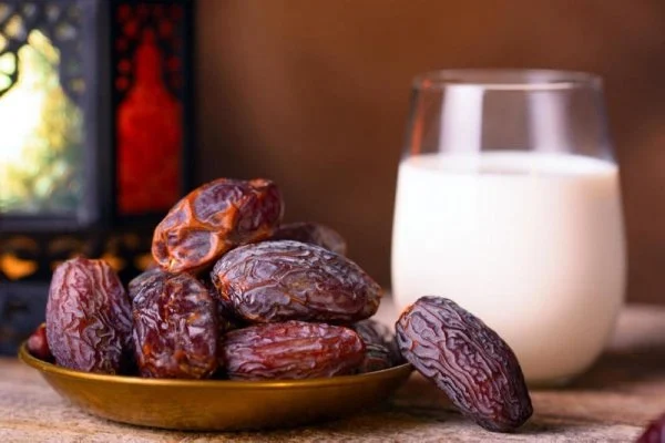 ما حكم من أفطر في رمضان بعذر ولم يقض